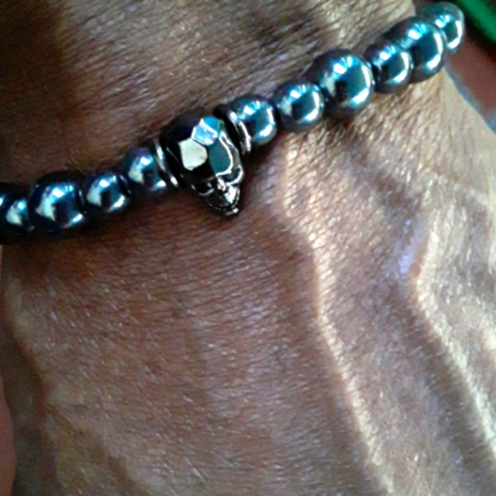 Men's Hematite Gemstone Skull Bracelet